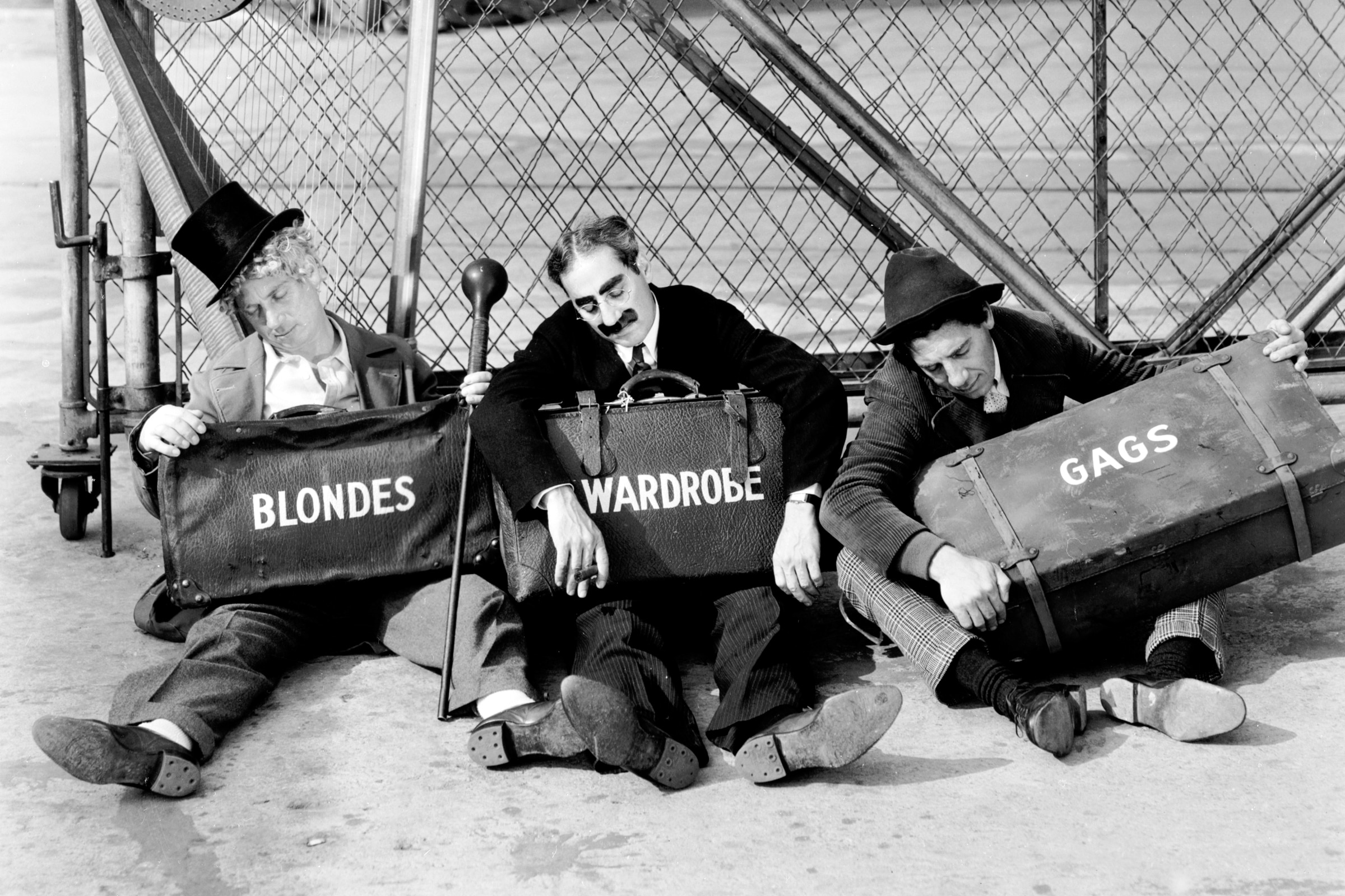 A Night at the Opera Bros 3 - 3000x2000